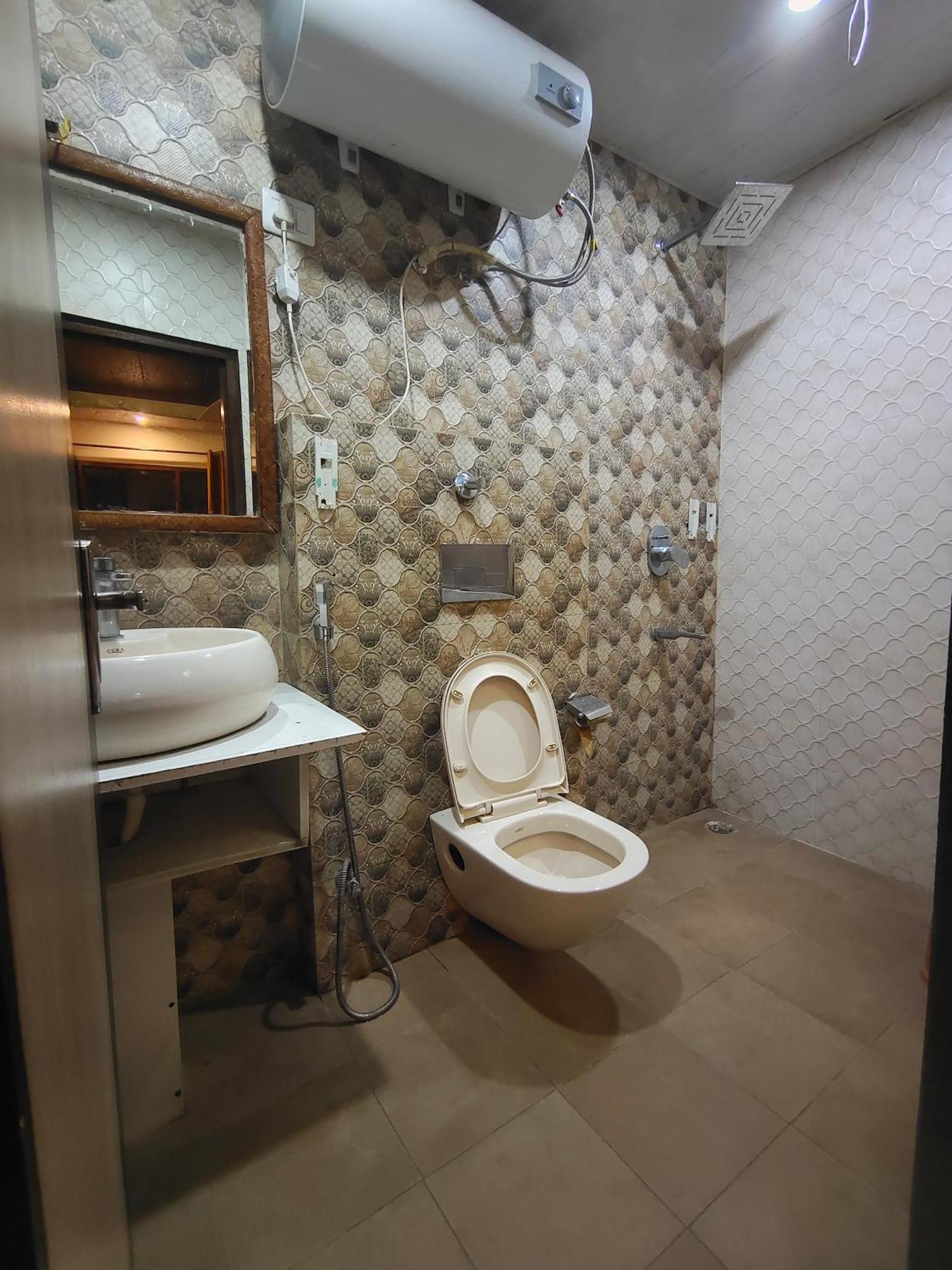 Mountain Zest-Simla Royale Near Mall Road-Free Pickup From Railway Station Simla Exterior photo