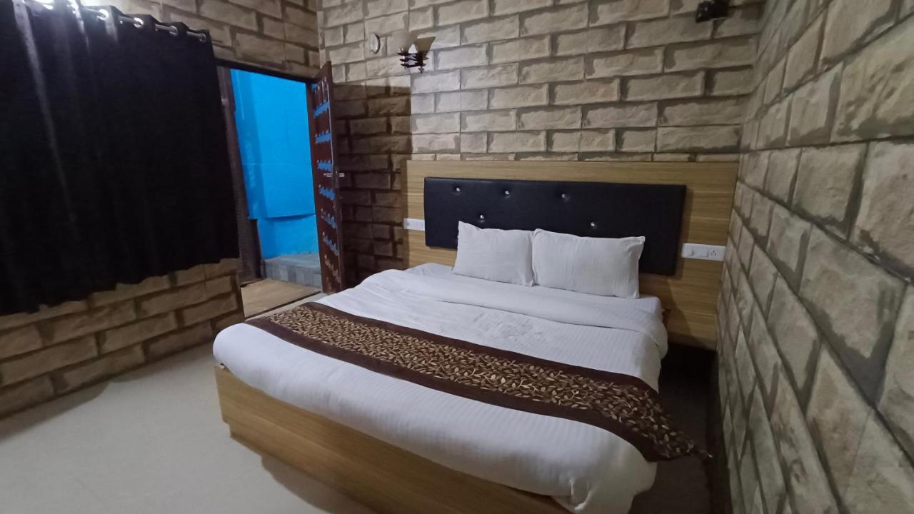 Mountain Zest-Simla Royale Near Mall Road-Free Pickup From Railway Station Simla Exterior photo